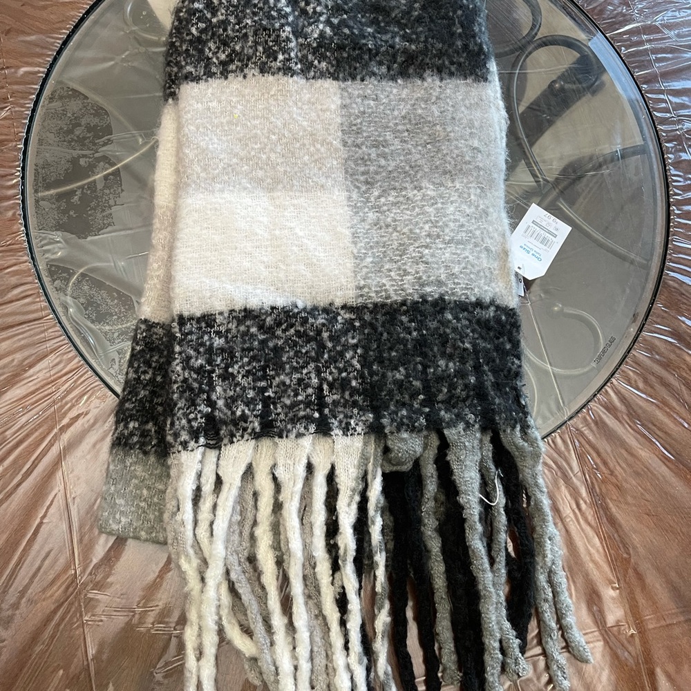 Women scarf